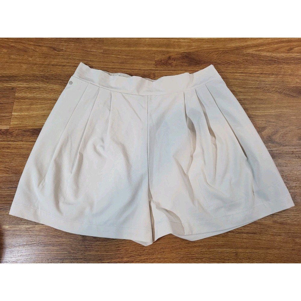 Wayre Size Large Flowy Shorts Light Beige